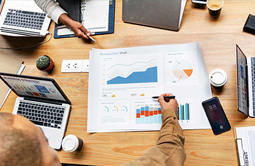 软件项目管理中的主要风险是什么？如何应对？